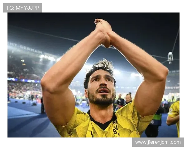 胡梅尔斯称拜仁上半场全面压制巴黎展现出明显实力等级差距