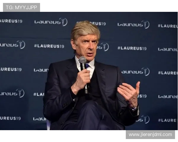 温格：C罗是运动员而梅西是艺术家 我更欣赏后者